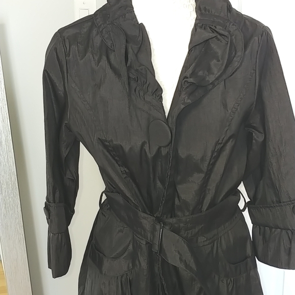 Black taffeta ruffled Light weight trench coat - Picture 2 of 10
